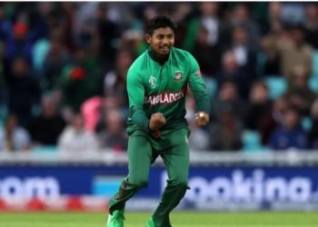 উড়ছেন মোসাদ্দেক, ৭ ওভারেই নেই ৫ উইকেট