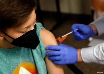 এবার করোনার টিকা দেয়া হবে শিশুদের