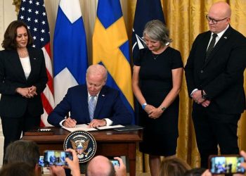 ন্যাটোতে ফিনল্যান্ড এবং সুইডেন, বাইডেনের স্বাক্ষর