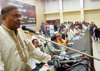 পেট্রোলবামা বাহিনী দেখলে আমরা বসে থাকব না, প্রতিরোধ গড়ে তুলব: তথ্যমন্ত্রী