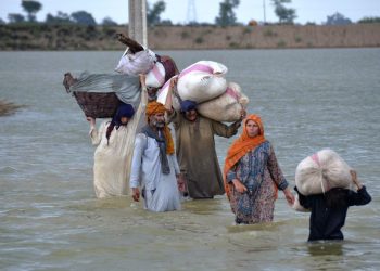 ভয়াবহ বন্যায় বিপর্যস্ত পাকিস্তান, দিশেহারা লাখ লাখ মানুষ
