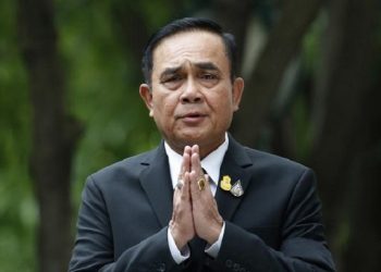 থাইল্যান্ডের প্রধানমন্ত্রী বরখাস্ত