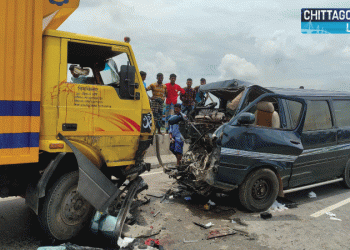 আউটার রিং রোডে দুর্ঘটনা, একই পরিবারের ৫ জন আহত