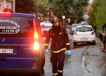 পারিবারিক বিরোধ, ১০ জনকে গুলি করে হত্যা করল বন্দুকধারী