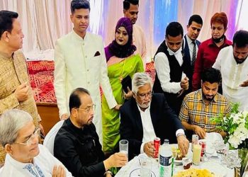 এক টেবিলে ফখরুল-কাদের