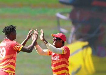 অস্ট্রেলিয়াকে হারিয়েই দিল জিম্বাবুয়ে