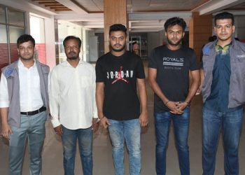 বেটউইনারে জুয়া: তিন বাংলাদেশী গ্রেফতার