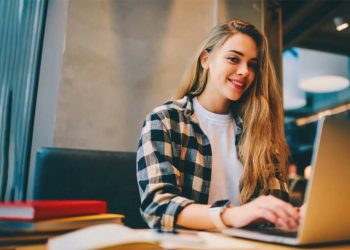 নিজেদের স্মার্ট মনে করলেও যারা আসলে স্মার্ট নয়