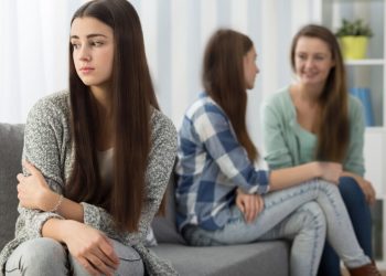 কেউ আপনাকে পছন্দ না করলে বুঝবেন যেভাবে