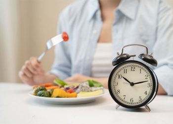 কতক্ষণ সময় নিয়ে খাবার খাবেন