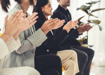 অন্যের ভালো কাজের প্রসংশা করুন!