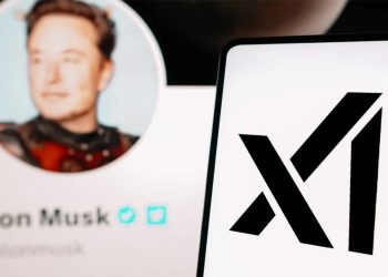 নতুন এআই চ্যাটবট আনলেন ইলন মাস্ক