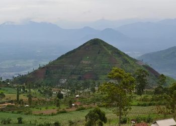 মিশর নয় এশিয়াতেই রয়েছে বিশ্বের সবচেয়ে প্রাচীন পিরামিড!