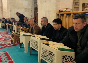 মসজিদে ৯০০ বছর ধরে কুরআন তিলাওয়াতের ঐতিহ্য