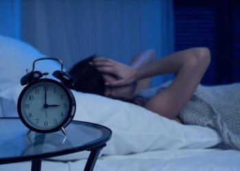 আপনি কি ৬ ঘণ্টার কম ঘুমান