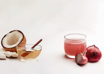 নারকেল তেলের সঙ্গে যা মেশালে কমবে চুল পড়া