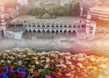 আন্দরকিল্লা শাহী জামে মসজিদের বরকতময় ইফতার