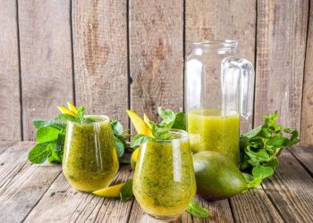 আম পান্না খেলে তীব্র গরমেও শরীর থাকবে ঠাণ্ডা