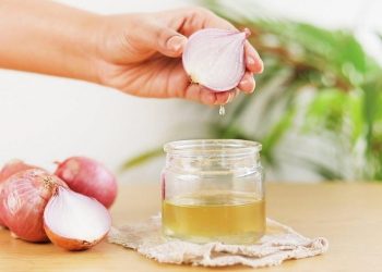 পেঁয়াজের রস নাকি তেল—চুলের জন্য উপকারী কোনটি