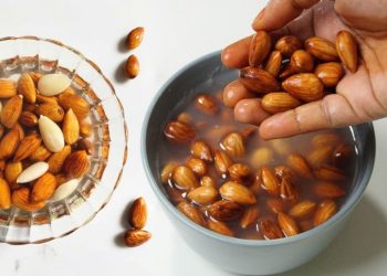 যে ৫ খাবার পানিতে ভিজিয়ে না খেলে হতে পারে বিপদ