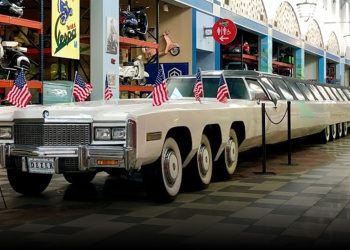 ১০০ ফুট লম্বা, বিশ্বের সবচেয়ে দৈর্ঘ্যের গাড়ি