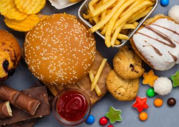 বাতের ব্যথা বাড়াতে পারে যেসব খাবার, জেনে নিন