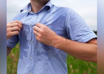 অতিরিক্ত ঘামের সমস্যা? যেসব খাবার এড়িয়ে চলবেন