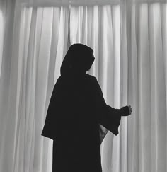 সাক্ষাতের আগেই স্বামী মারা গেলে ইদ্দত পালন করতে হবে?