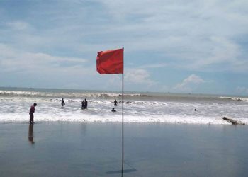 সাগরে লঘুচাপ, সমুদ্র বন্দরে ৩ নম্বর সতর্ক সংকেত