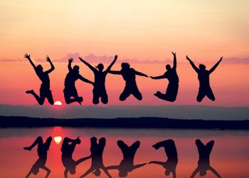 বন্ধুদের শুভেচ্ছা জানাতে পাঠাতে পারেন যেসব বার্তা