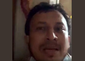 চাঁদা না দেওয়ায় চিকিৎসকের ওপর হামলা, ফেসবুক লাইভে এসে রক্ষা