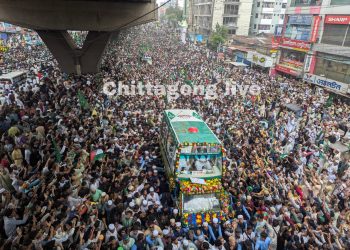 চট্টগ্রামে জশনে জুলুছে লক্ষ লক্ষ মানুষের জনস্রোত