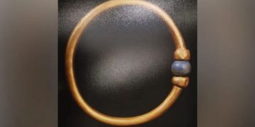 ফেরাউনের স্বর্ণের ব্রেসলেট উধাও