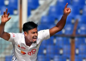 ২৫ বছরেও করতে পারেননি কোনো বাংলাদেশি, তাইজুল গড়লেন সেই রেকর্ড