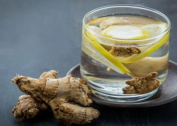 খালি পেটে আদা পানি খাওয়ার যত উপকারিতা