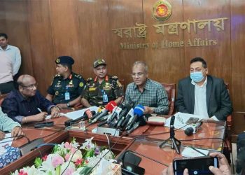 ১৩ নভেম্বর ‘ঢাকা লকডাউন’ ঘিরে শক্ত অবস্থানে আইনশৃঙ্খলা বাহিনী-স্বরাষ্ট্র উপদেষ্টা