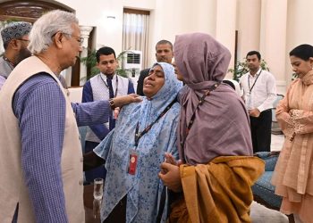 ওসমান হাদির পরিবারের সঙ্গে প্রধান উপদেষ্টার সাক্ষাৎ, সর্বোত্তম চিকিৎসা নিশ্চিতের আশ্বাস