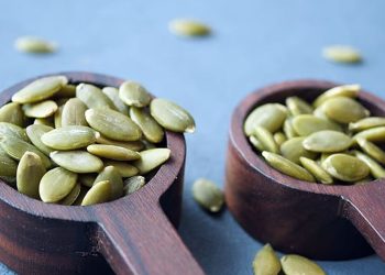 ৫০-এ পা দেওয়া পুরুষরা প্রস্টেট সুস্থ রাখতে যা খাবেন