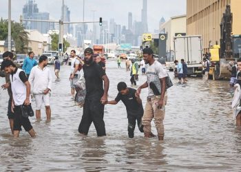 ব্যাপক বন্যার কবলে দুবাই