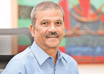 ‘মোবাইল ফোন’ ইস্যুতে প্রবাসীদের স্পষ্ট বার্তা দিলেন আইন উপদেষ্টা