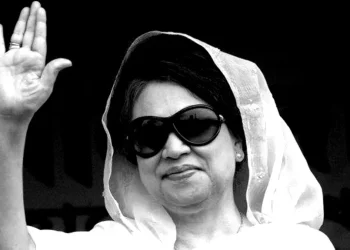 যেভাবে আপসহীন নেত্রী হয়ে ওঠেন খালেদা জিয়া