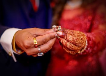 বিয়েতে সমবয়সী না বয়সে ব্যবধান, কোনটি বেশি টিকে?