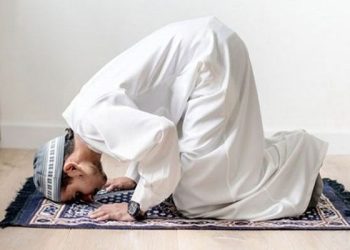 নামাজে সুরা ভুলে গেলে কী করবেন?