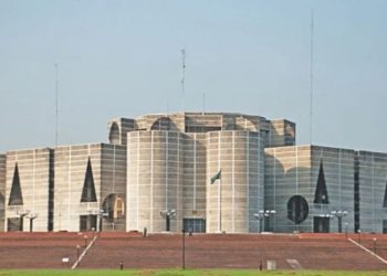 শপথ নিতে সংসদ ভবনে প্রবেশ করছেন নবনির্বাচিত এমপিরা