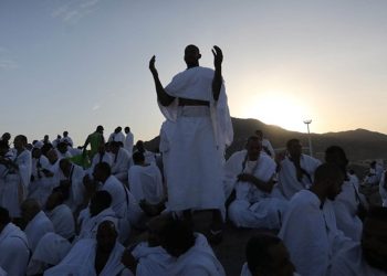 ইসলাম ও জীবন  ফরজ হজ পালনে ইচ্ছাকৃত দেরি করলে গুনাহ হবে?