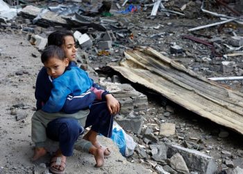 গাজায় ইসরাইলি হামলায় ৯ পুলিশসহ নিহত ১৩