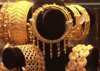 টানা ৪ দফা বাড়ার পর কমল স্বর্ণের দাম