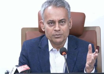 পরিবহণের নতুন ভাড়া নির্ধারণ নিয়ে সিদ্ধান্ত বৃহস্পতিবার: মন্ত্রীবাস-ট্রাকসহ পরিবহণের নতুন ভাড়া নির্ধারণ নিয়ে বৃহস্পতিবার (২৩ এপ্রিল) সিদ্ধান্ত হবে বলে জানিয়েছেন সড়ক পরিবহণ ও সেতুমন্ত্রী শেখ রবিউল আলম।