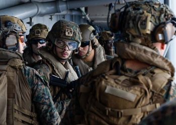 মার্কিন পাইলটকে জীবিত পেতে মরিয়া কেন যুক্তরাষ্ট্র-ইরান