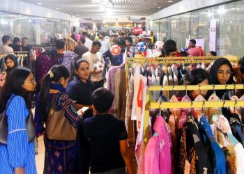 শপিংমল ও দোকানপাট বন্ধের সময় নিয়ে নতুন সিদ্ধান্ত জানাল সরকার